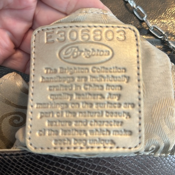 Brighton embossed shoulder bag - Picture 5 of 9